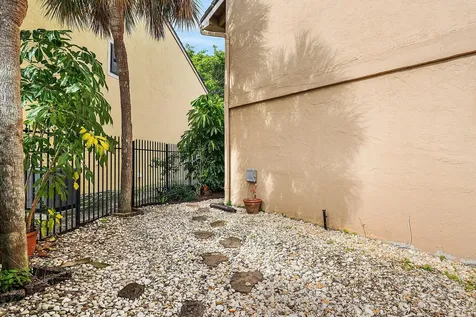 5664 Santiago Circle Boca Raton FL 33433