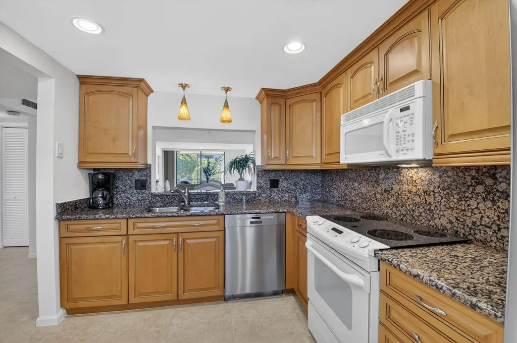 555 Banyan Tree Lane Delray Beach FL 33483
