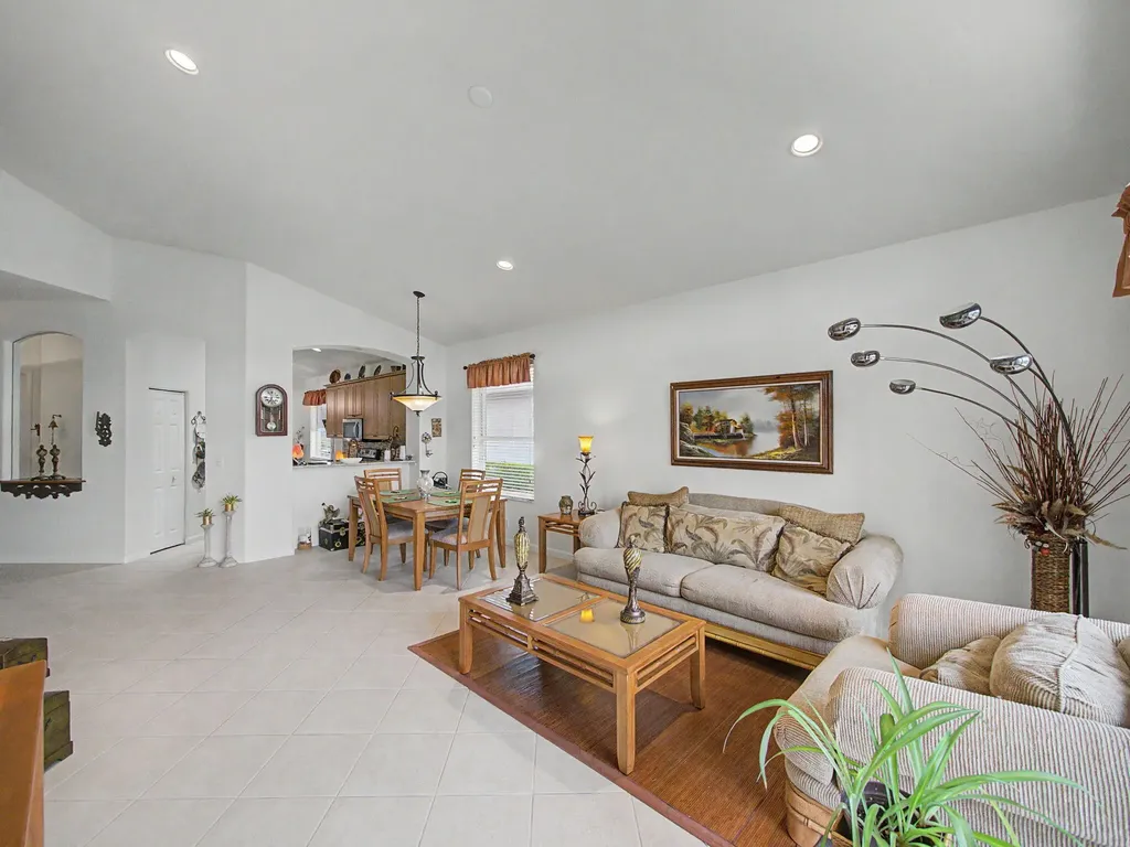 806 NW Rutherford Court Port St Lucie FL 34983