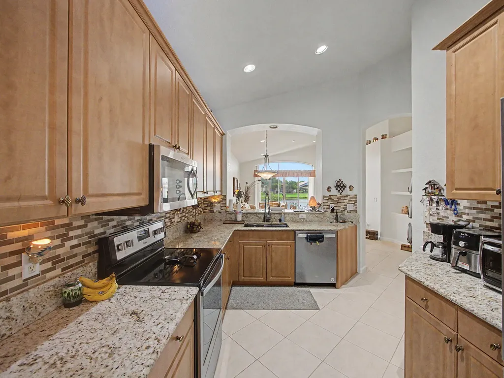 806 NW Rutherford Court Port St Lucie FL 34983