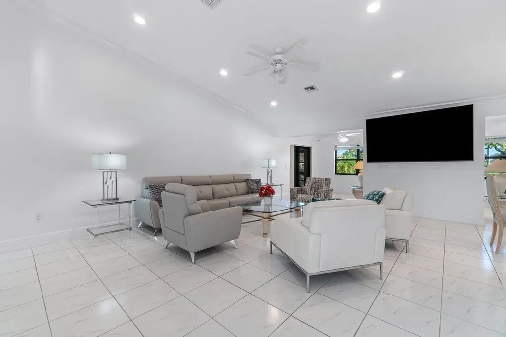 5605 Forest Oaks Terrace Delray Beach FL 33484