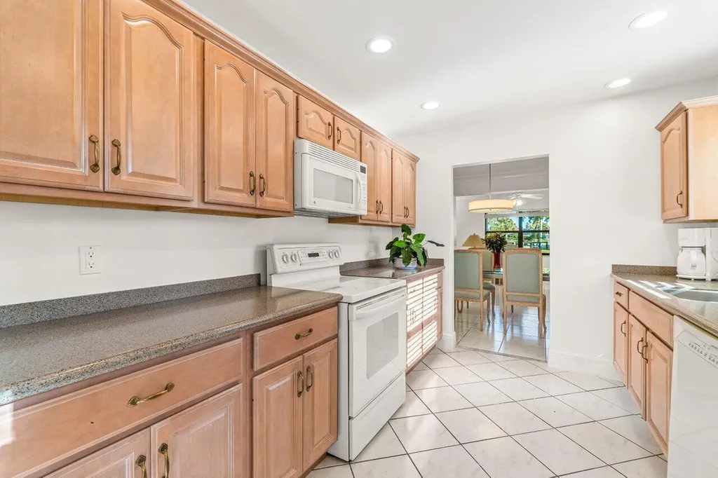 5605 Forest Oaks Terrace Delray Beach FL 33484