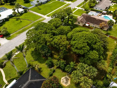 1006 Grandview Boulevard Fort Pierce FL 34982