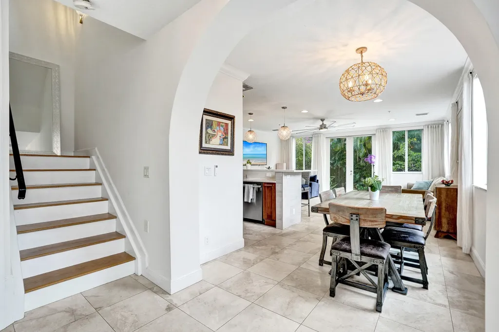 2610 NE 11th Court Fort Lauderdale FL 33304