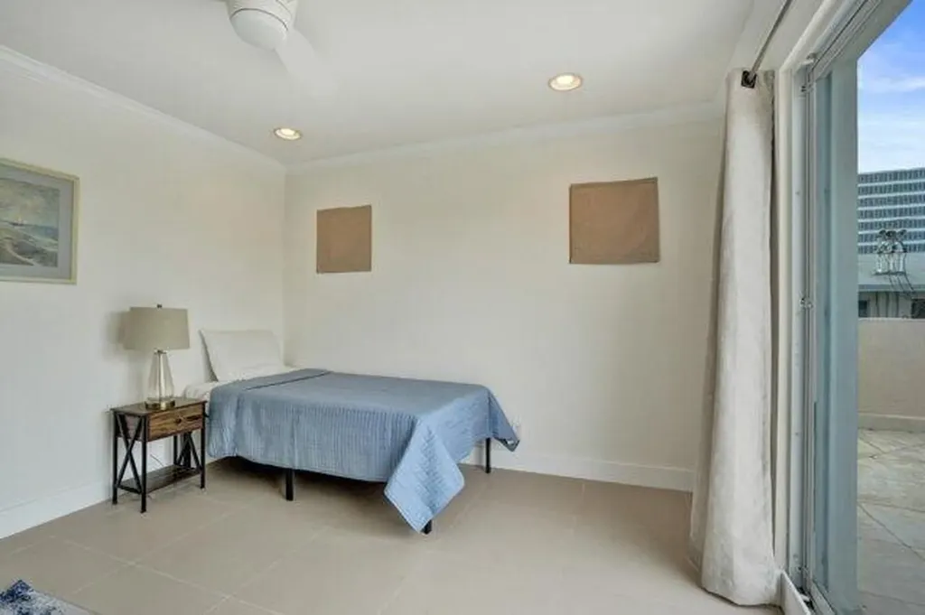 2610 NE 11th Court Fort Lauderdale FL 33304