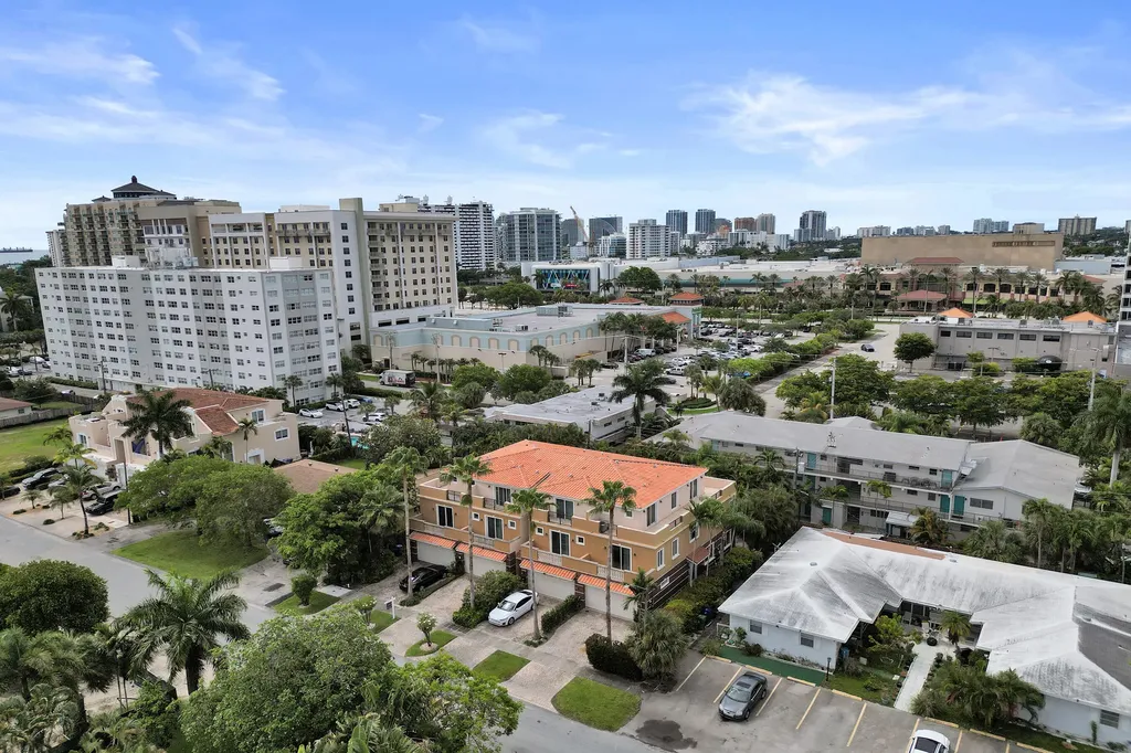 2610 NE 11th Court Fort Lauderdale FL 33304