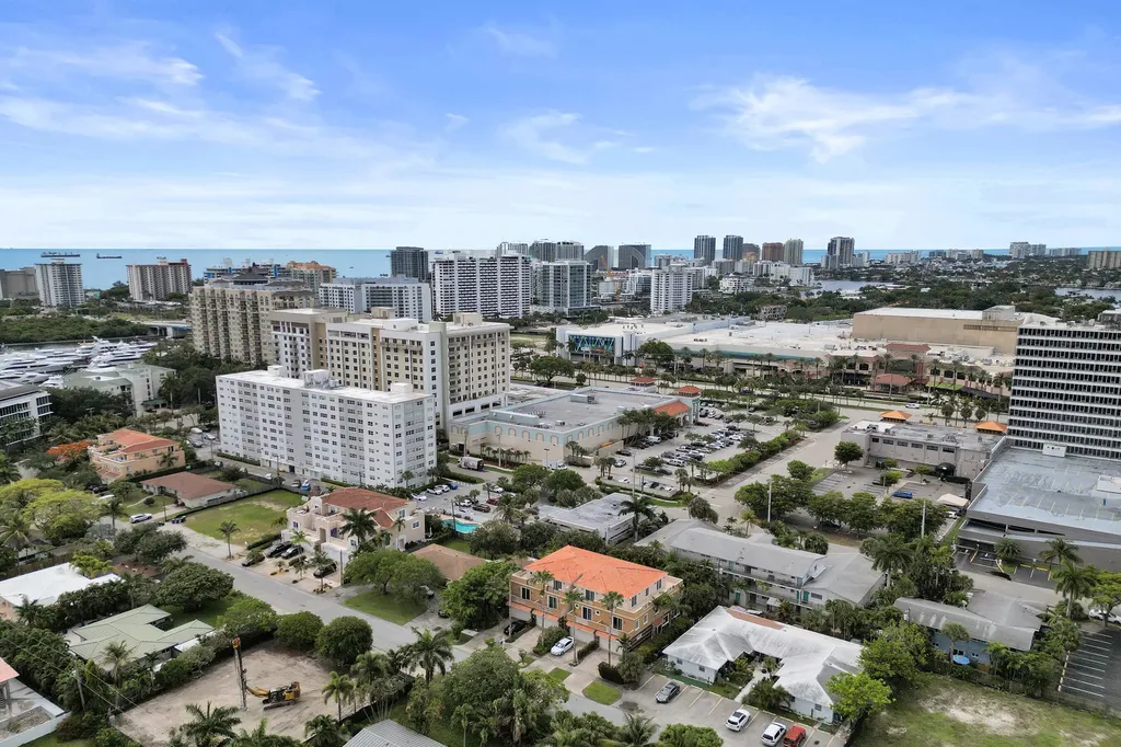 2610 NE 11th Court Fort Lauderdale FL 33304