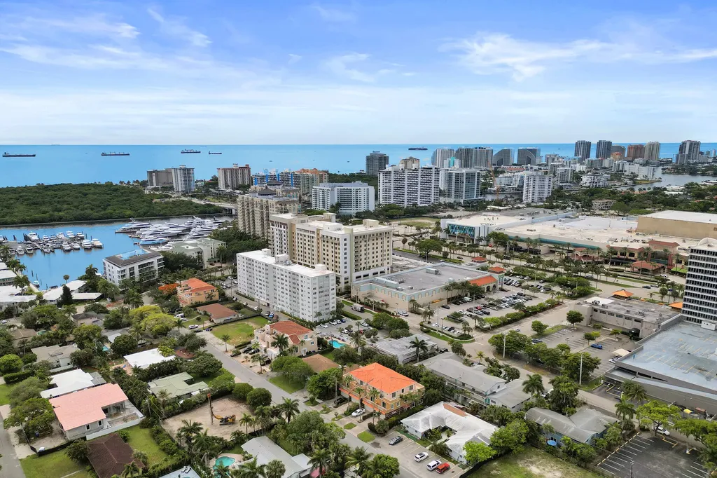 2610 NE 11th Court Fort Lauderdale FL 33304