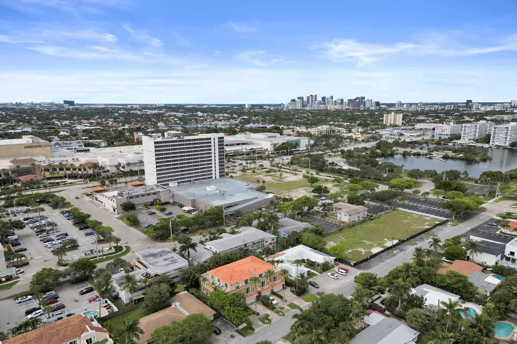 2610 NE 11th Court Fort Lauderdale FL 33304