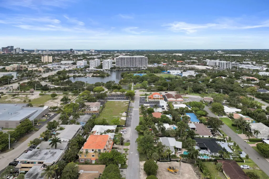 2610 NE 11th Court Fort Lauderdale FL 33304