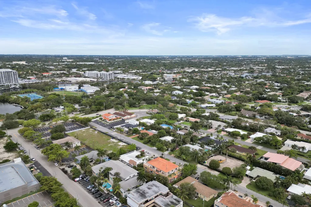 2610 NE 11th Court Fort Lauderdale FL 33304
