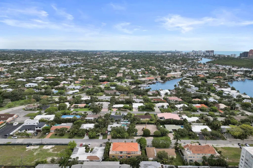 2610 NE 11th Court Fort Lauderdale FL 33304
