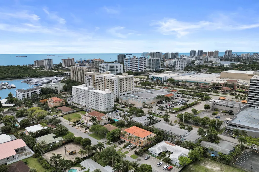 2610 NE 11th Court Fort Lauderdale FL 33304