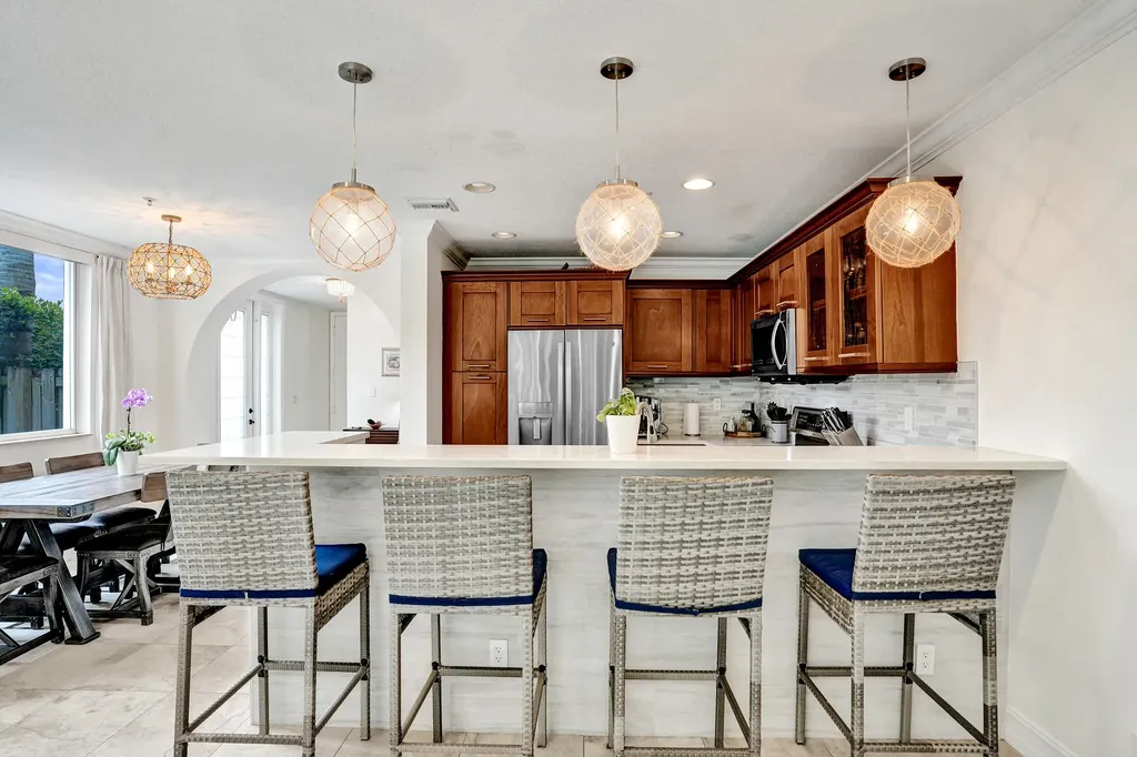 2610 NE 11th Court Fort Lauderdale FL 33304