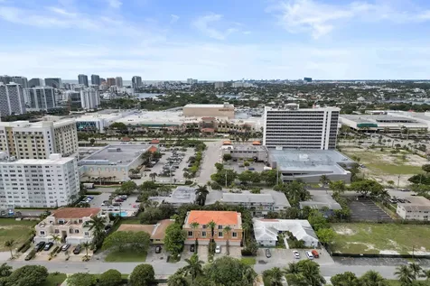 2610 NE 11th Court Fort Lauderdale FL 33304