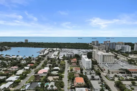 2610 NE 11th Court Fort Lauderdale FL 33304