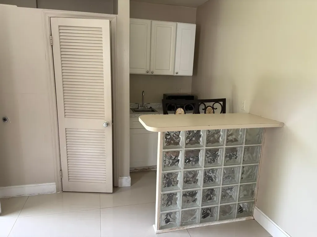 706 Glenn Parkway Hollywood FL 33021
