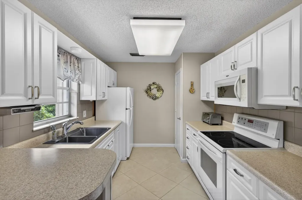 1 Lake Vista Trail Port St Lucie FL 34952