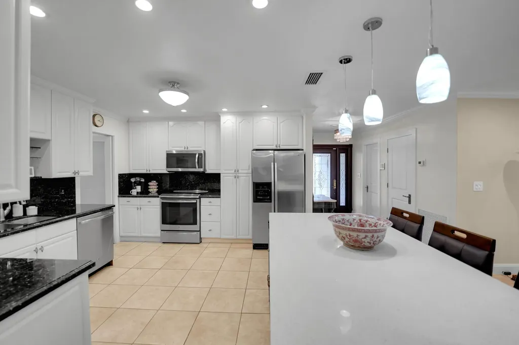 1019 E Cypress Drive Pompano Beach FL 33069