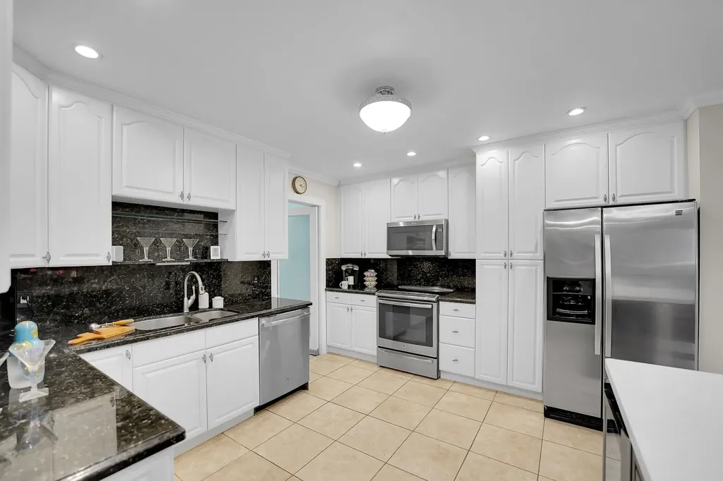 1019 E Cypress Drive Pompano Beach FL 33069