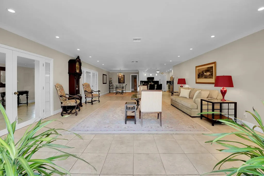 1019 E Cypress Drive Pompano Beach FL 33069