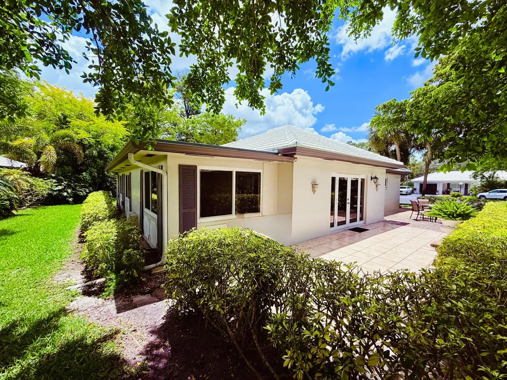1019 E Cypress Drive Pompano Beach FL 33069
