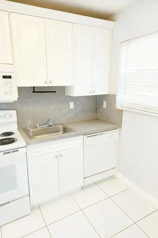 1001 SE 3rd Street Deerfield Beach FL 33441