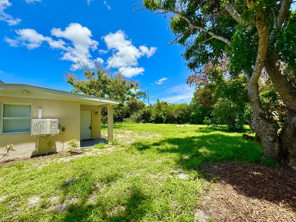 8658 SE Anthion Way Hobe Sound FL 33455