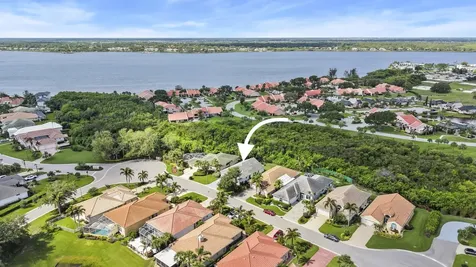 3198 SE Carrick Green Court Port St Lucie FL 34952