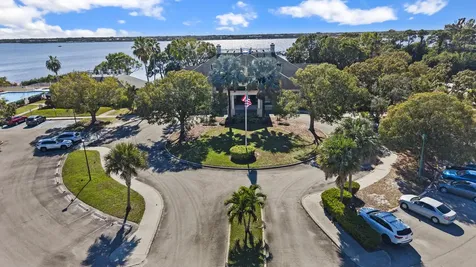 3198 SE Carrick Green Court Port St Lucie FL 34952