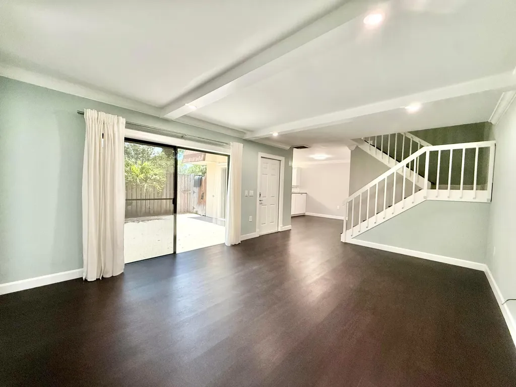 201 2nd Lane Palm Beach Gardens FL 33418