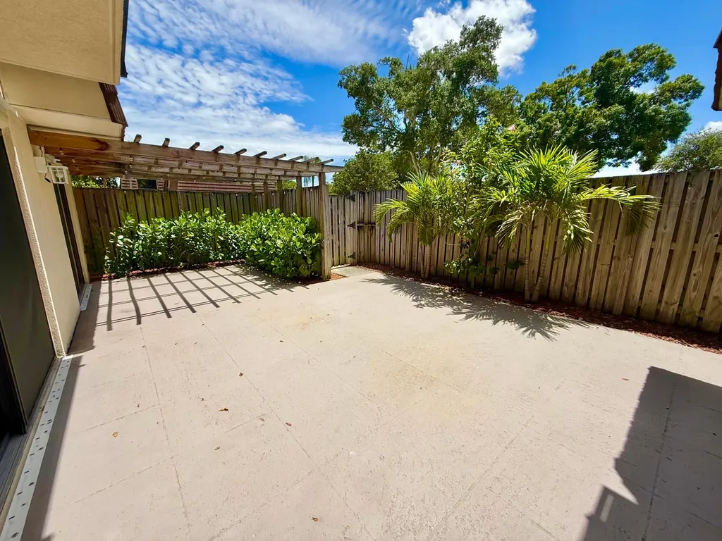 201 2nd Lane Palm Beach Gardens FL 33418
