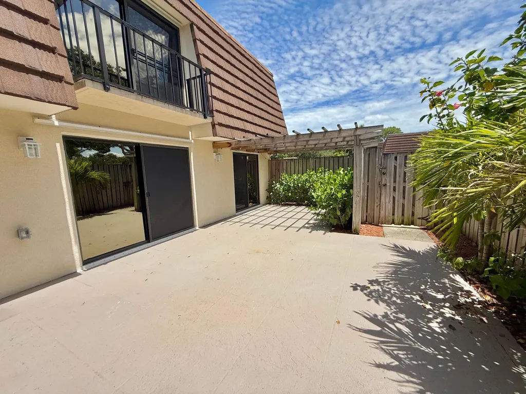 201 2nd Lane Palm Beach Gardens FL 33418