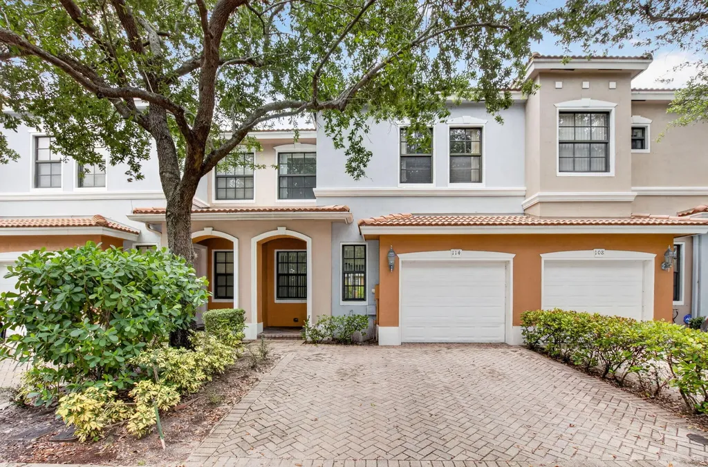 114 E Astor Circle E Delray Beach FL 33484