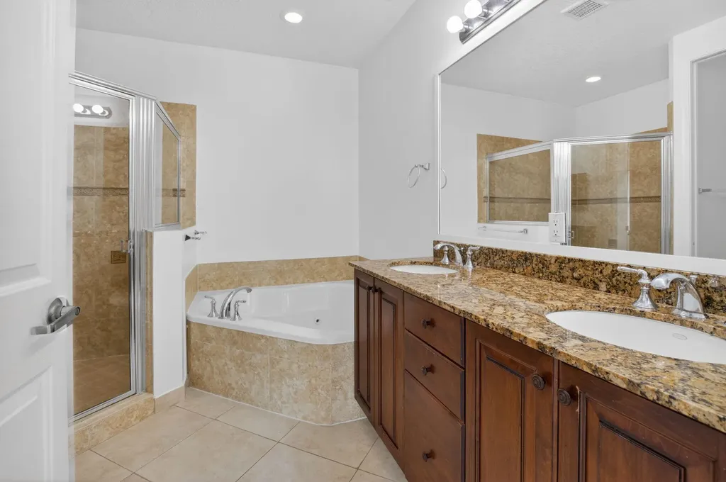 114 E Astor Circle E Delray Beach FL 33484
