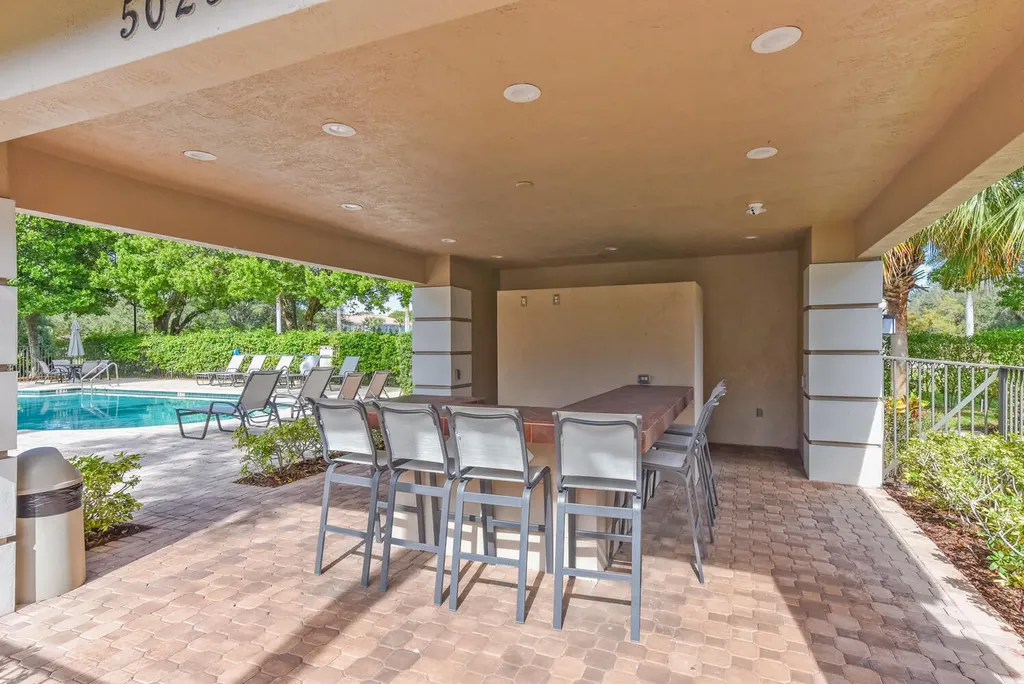 114 E Astor Circle E Delray Beach FL 33484