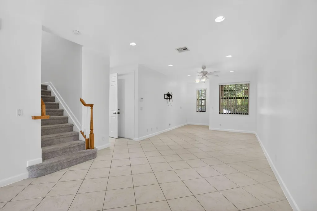 114 E Astor Circle E Delray Beach FL 33484