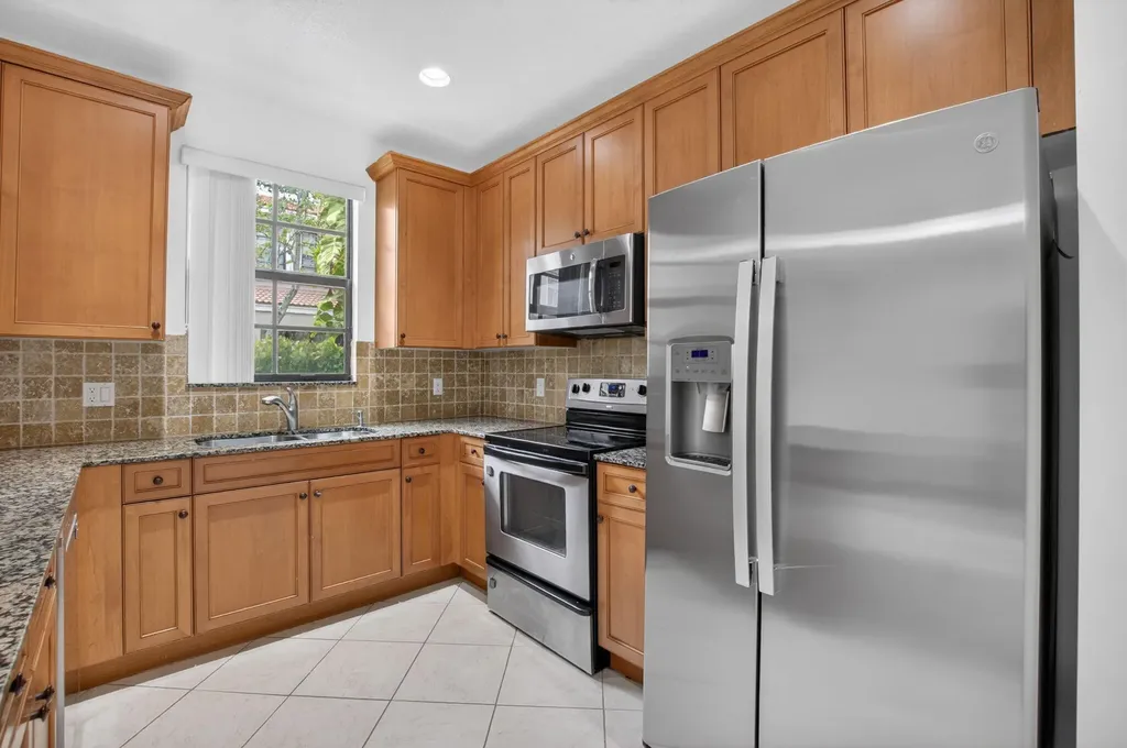 114 E Astor Circle E Delray Beach FL 33484