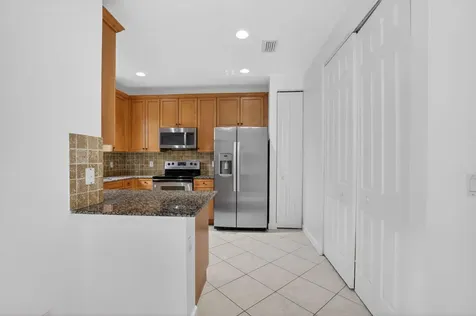 114 E Astor Circle E Delray Beach FL 33484