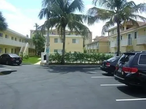 2080 NE 167th Street North Miami Beach FL 33162
