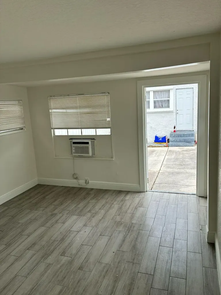 912 8th Street West Palm Beach FL 33401