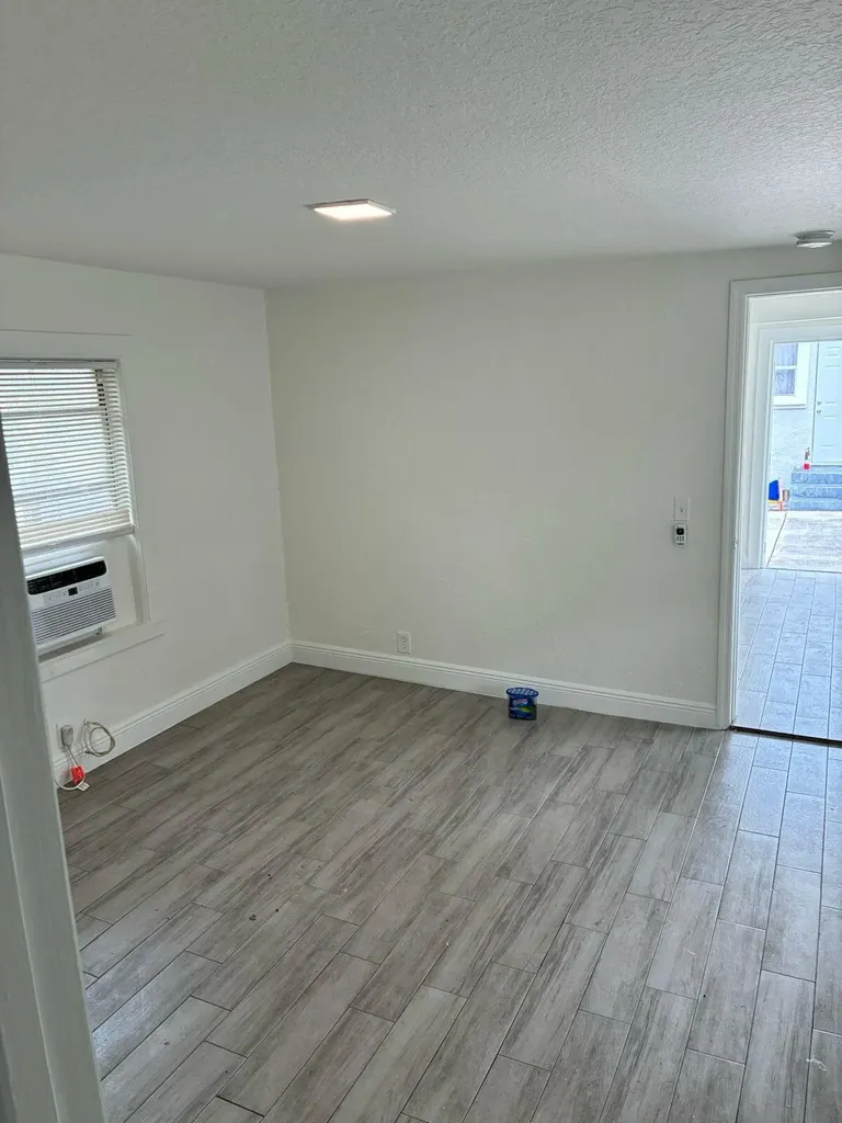 912 8th Street West Palm Beach FL 33401
