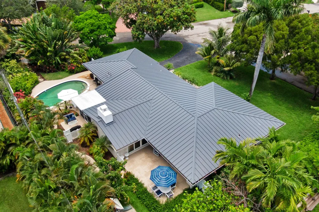 3240 Lakeview Drive Pompano Beach FL 33062