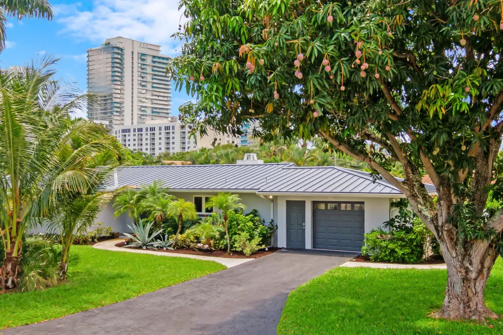 3240 Lakeview Drive Pompano Beach FL 33062