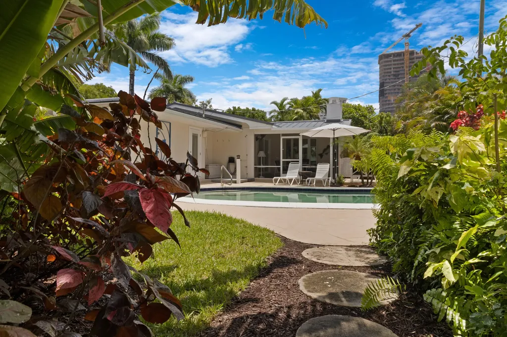 3240 Lakeview Drive Pompano Beach FL 33062