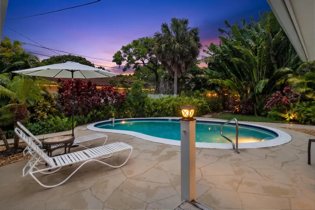 3240 Lakeview Drive Pompano Beach FL 33062