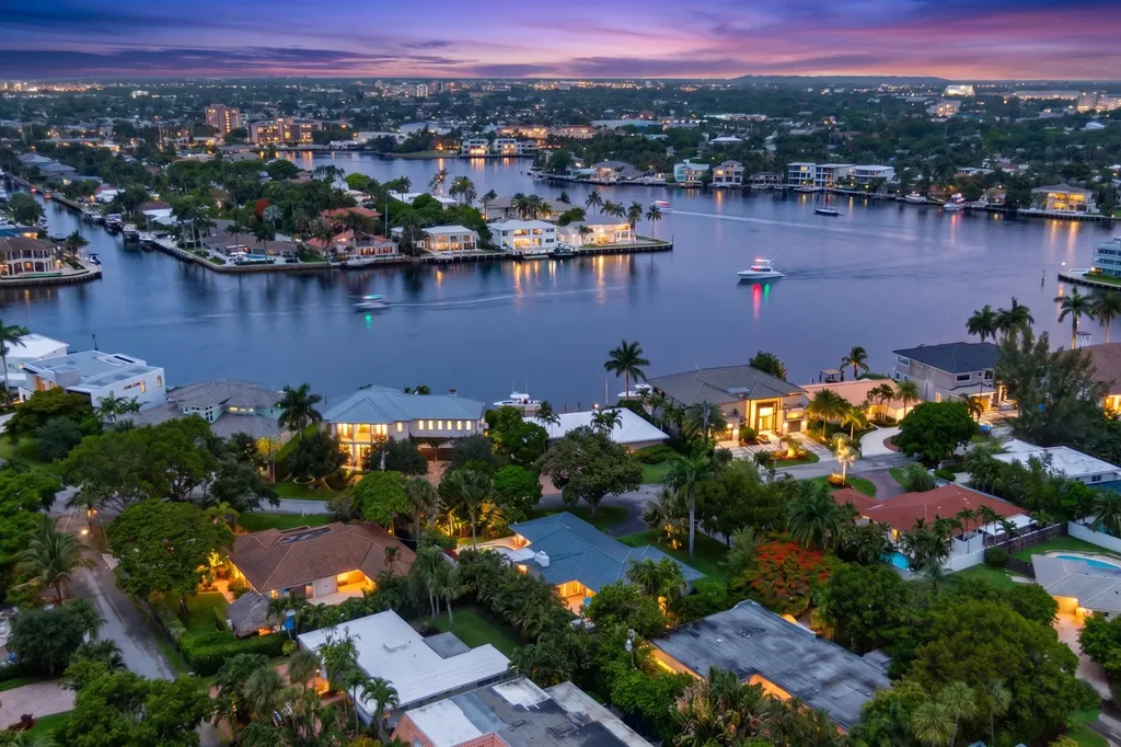 3240 Lakeview Drive Pompano Beach FL 33062