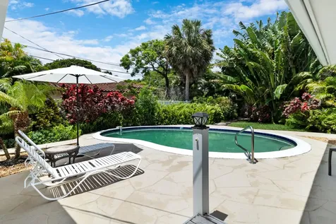 3240 Lakeview Drive Pompano Beach FL 33062