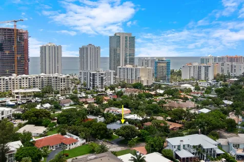 3240 Lakeview Drive Pompano Beach FL 33062