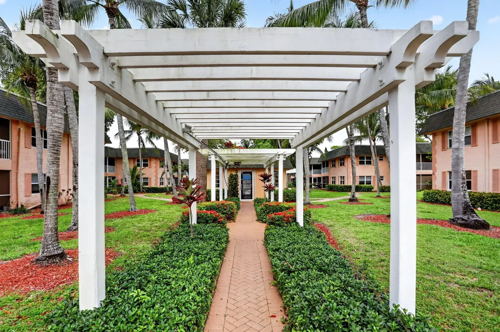 770 SE 2nd Avenue Deerfield Beach FL 33441